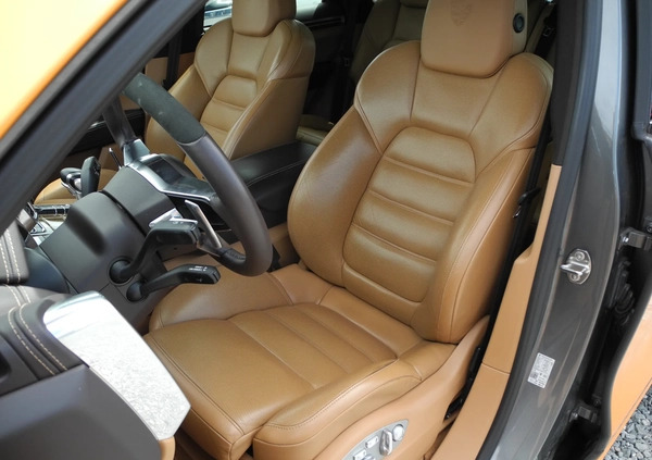 Porsche Cayenne cena 204999 przebieg: 222000, rok produkcji 2014 z Kalisz Pomorski małe 277